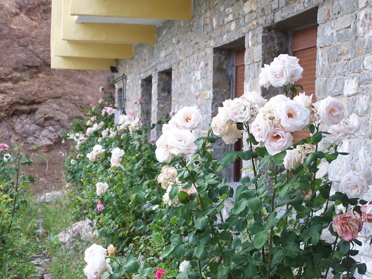 Valia Calda Hotel Perivoli  Exterior photo